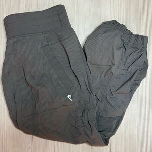 Ivivva by Lululemon Cropped Pants